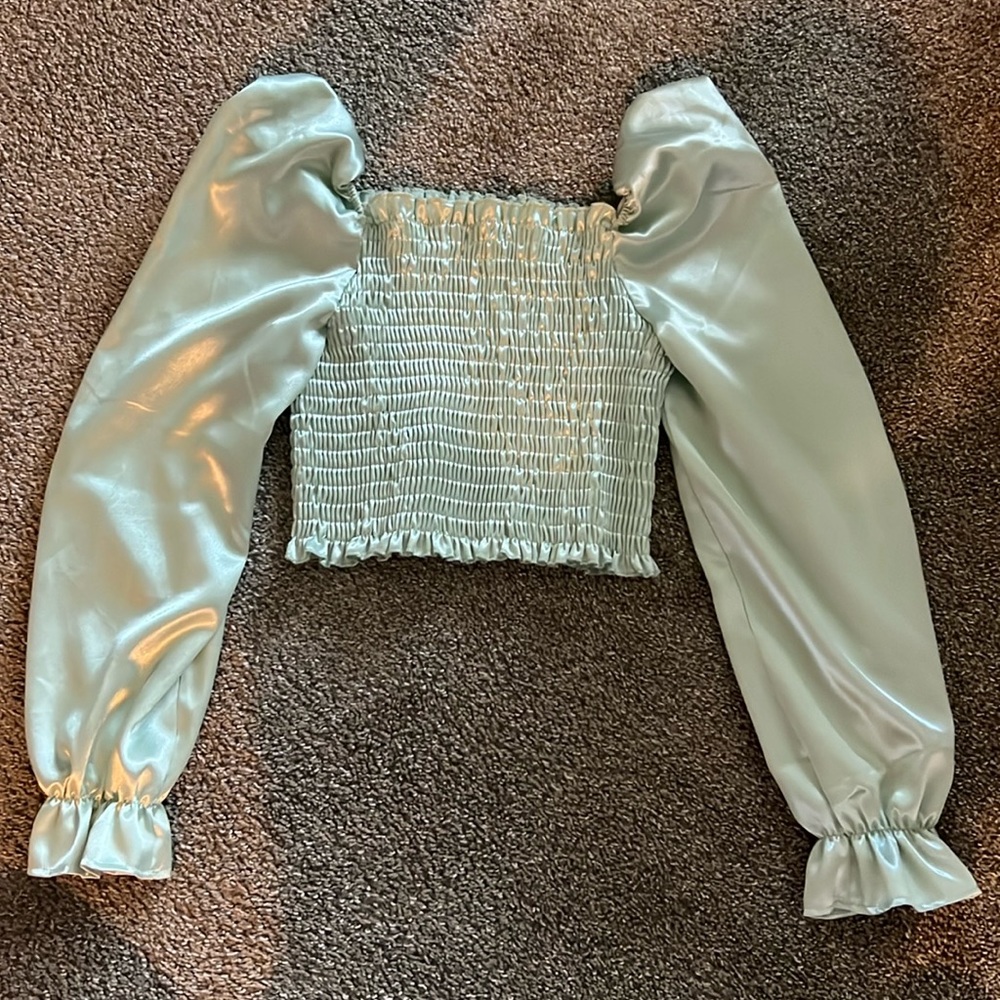 Women’s Crop Top Blouse - Size Medium US 6
